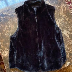 Kenneth Cole faux fur black zipper vest